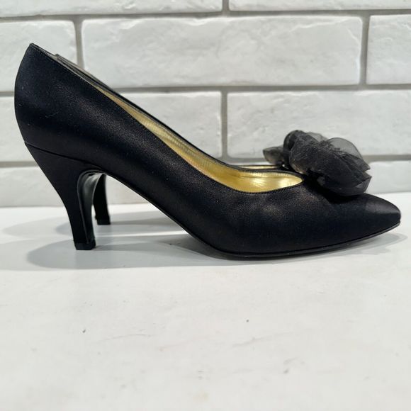 Neiman‎ Marcus Heels Black Satin Rose 7.5AA Made In Italy - Picture 9 of 15